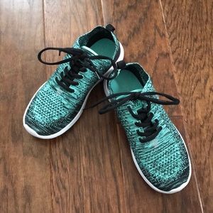 Teal and Black Tennis Shoes Size 6
